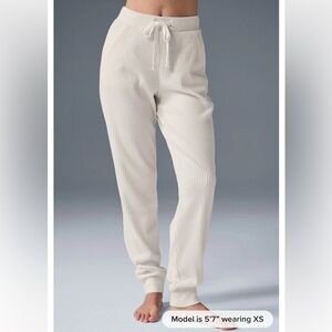 Alo - Muse Sweatpants- Ivory